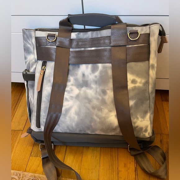 PETUNIA PICKLE BOTTOM BAG!! LIKE NEW - Picture 2 of 6